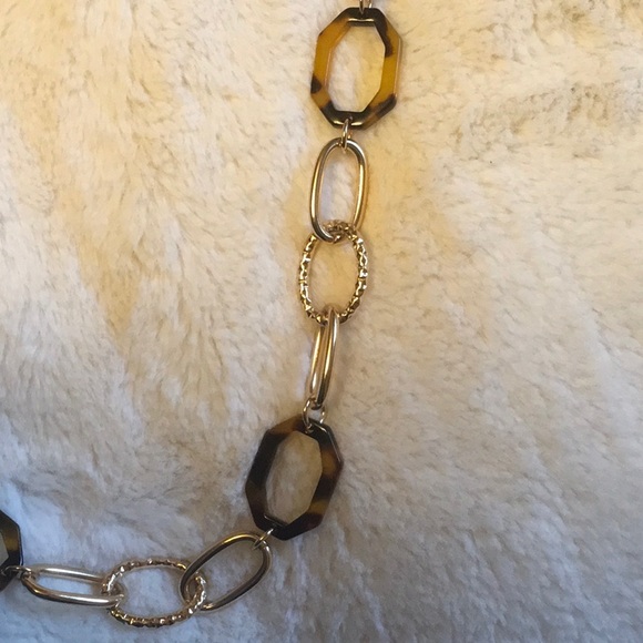 Gold and animal print necklace - Picture 2 of 2